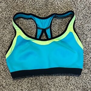 Victoria Secret Sports Bra! Size medium